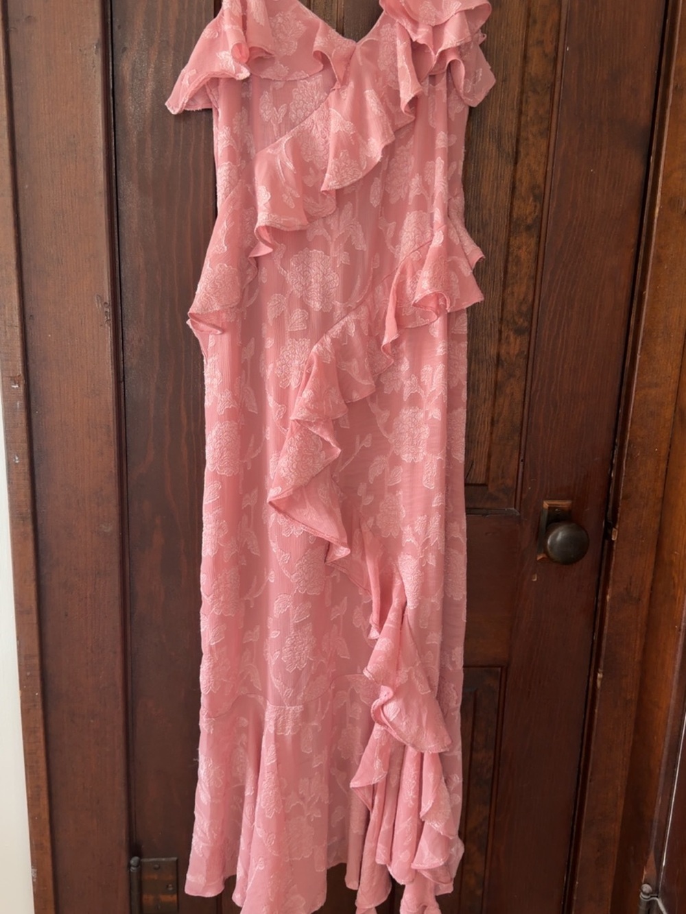 Sleeveless Pink Ruffle Maxi Dress with Floral Jacquard